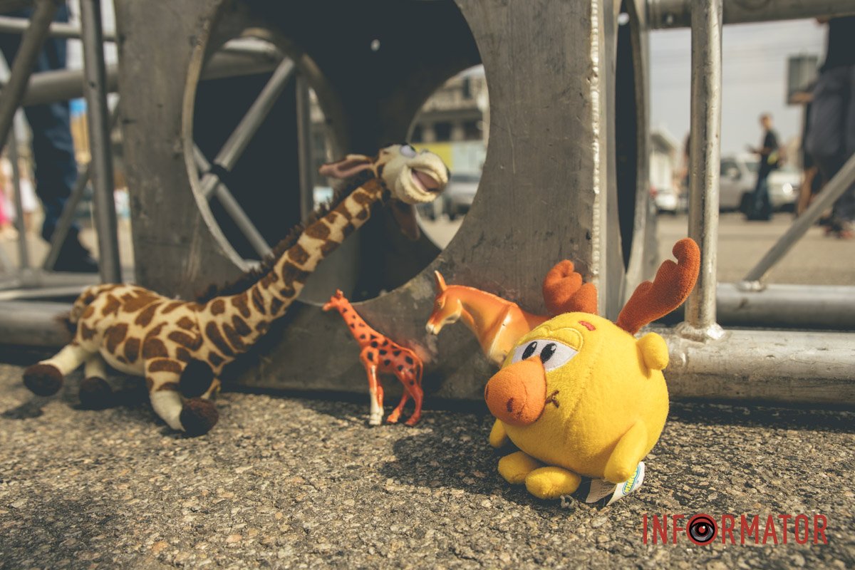 Дніпряни принесли іграшки Дніпряни принесли іграшки