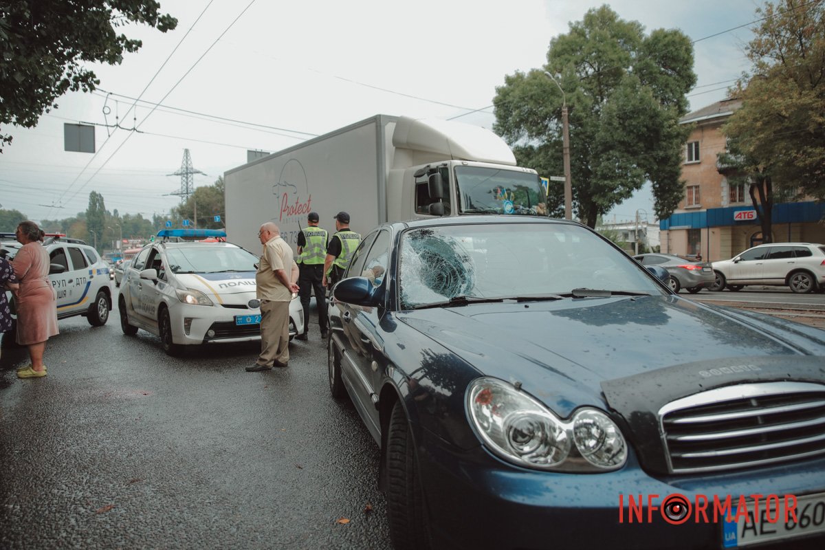 Hyundai рухався по проспекту Богдана Хмельницького у бік Terra 