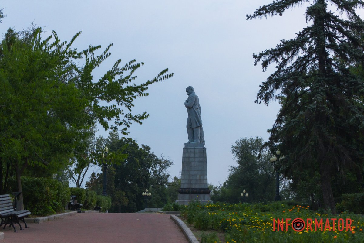 Монастирський 