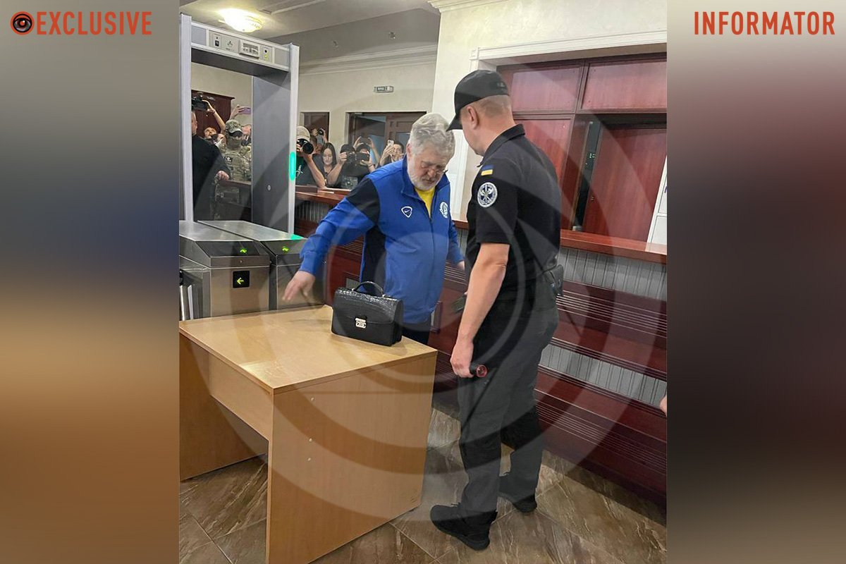 Суд обрав Коломойському запобіжний захід у вигляді тримання під вартою з можливістю внесення застави в розмірі майже 510 мільйонів гривень. Суд обрав Коломойському запобіжний захід у вигляді тримання під вартою з можливістю внесення застави в розмірі майже 510 мільйонів гривень.