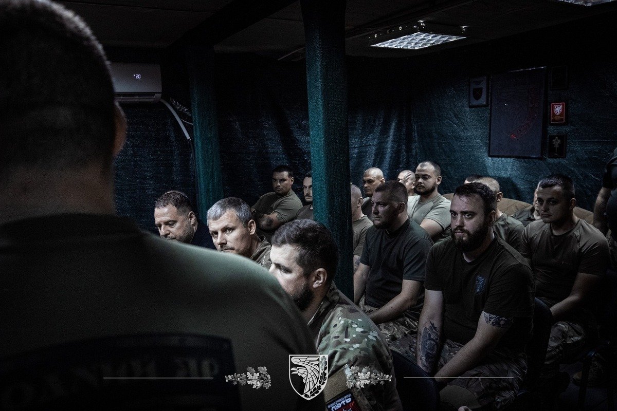 Бойцев 93-й ОМБр наградили Бойцев 93-й ОМБр наградили