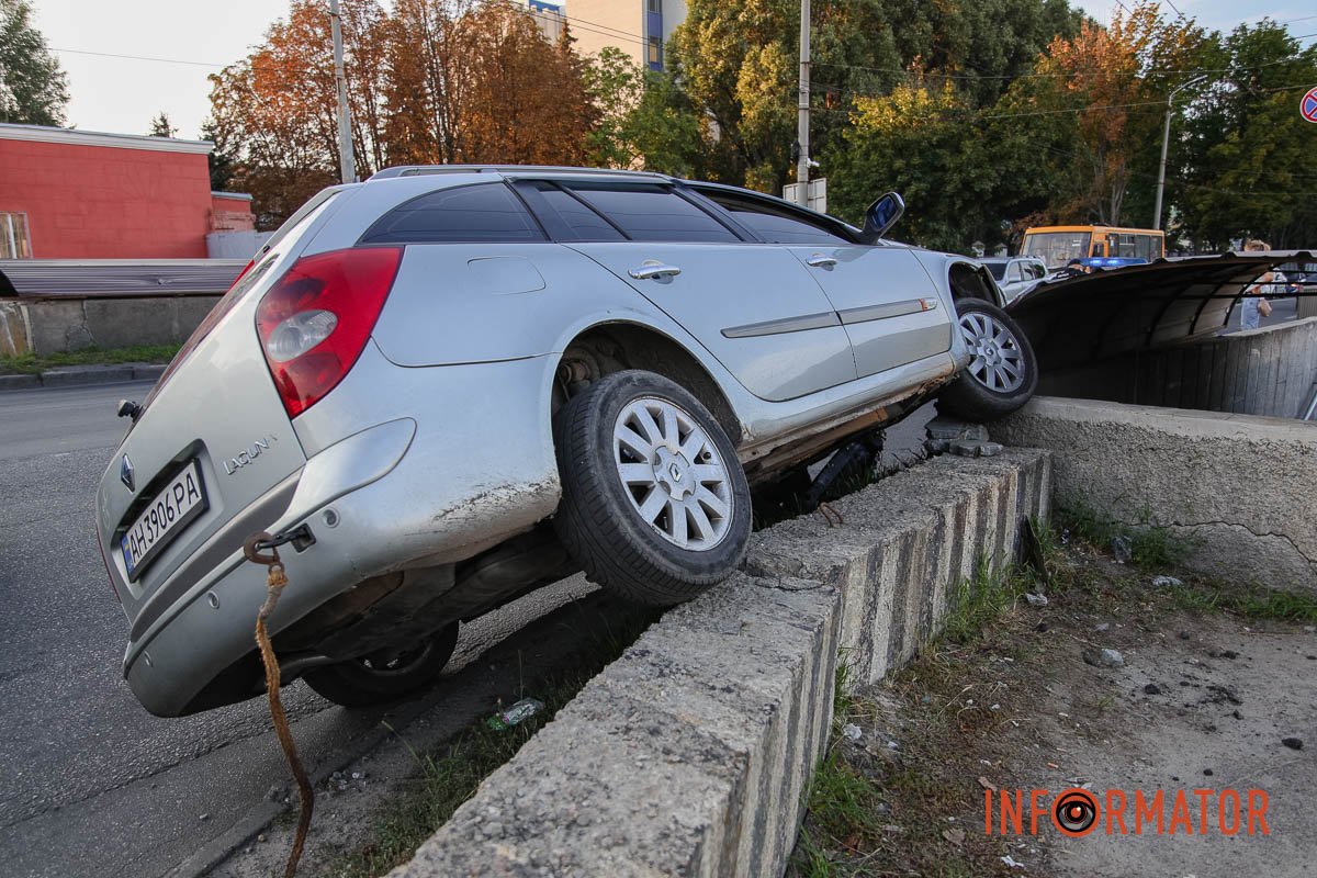 На місці аварії працює поліція
