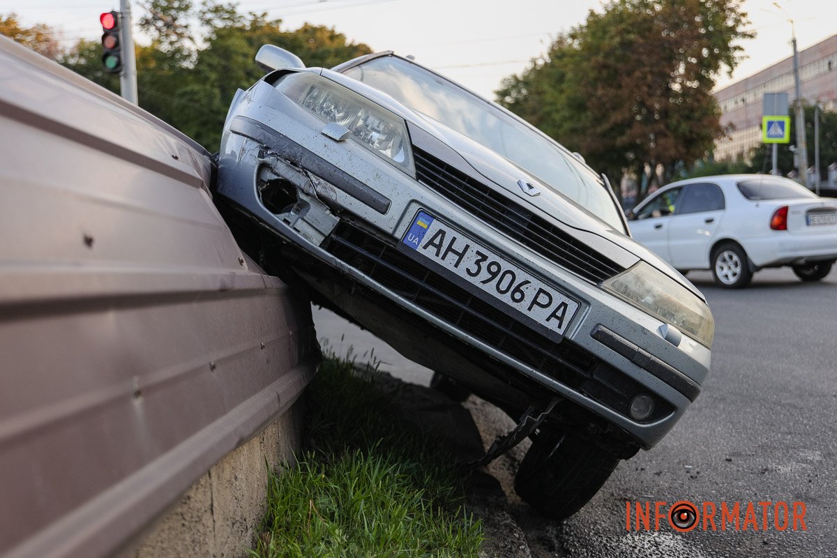 На  перехресті вулиць Макарова та Титова сталася ДТП