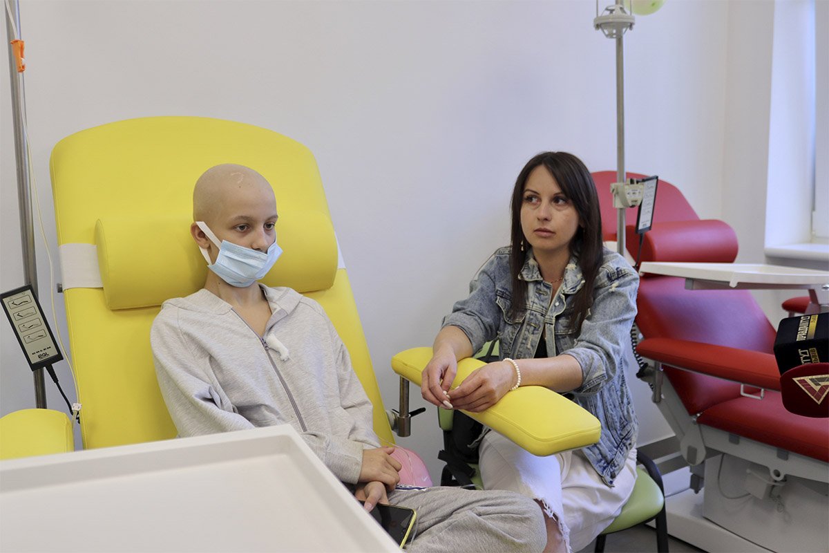 Щорічно у Клініці дитячої онкології та ТКМ отримують високоспеціалізоване лікування близько 300 онкохворих пацієнтів Щорічно у Клініці дитячої онкології та ТКМ отримують високоспеціалізоване лікування близько 300 онкохворих пацієнтів
