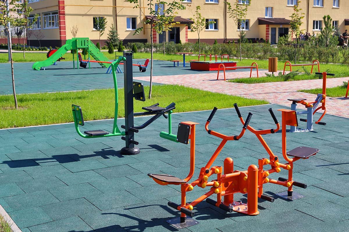 Місто допомогло з облаштуванням подвірʼя