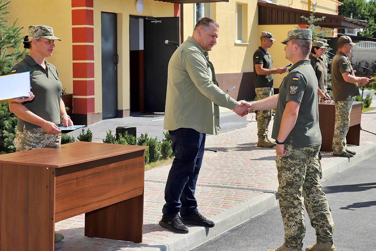 32 родини військових отримали ключі від нових квартир