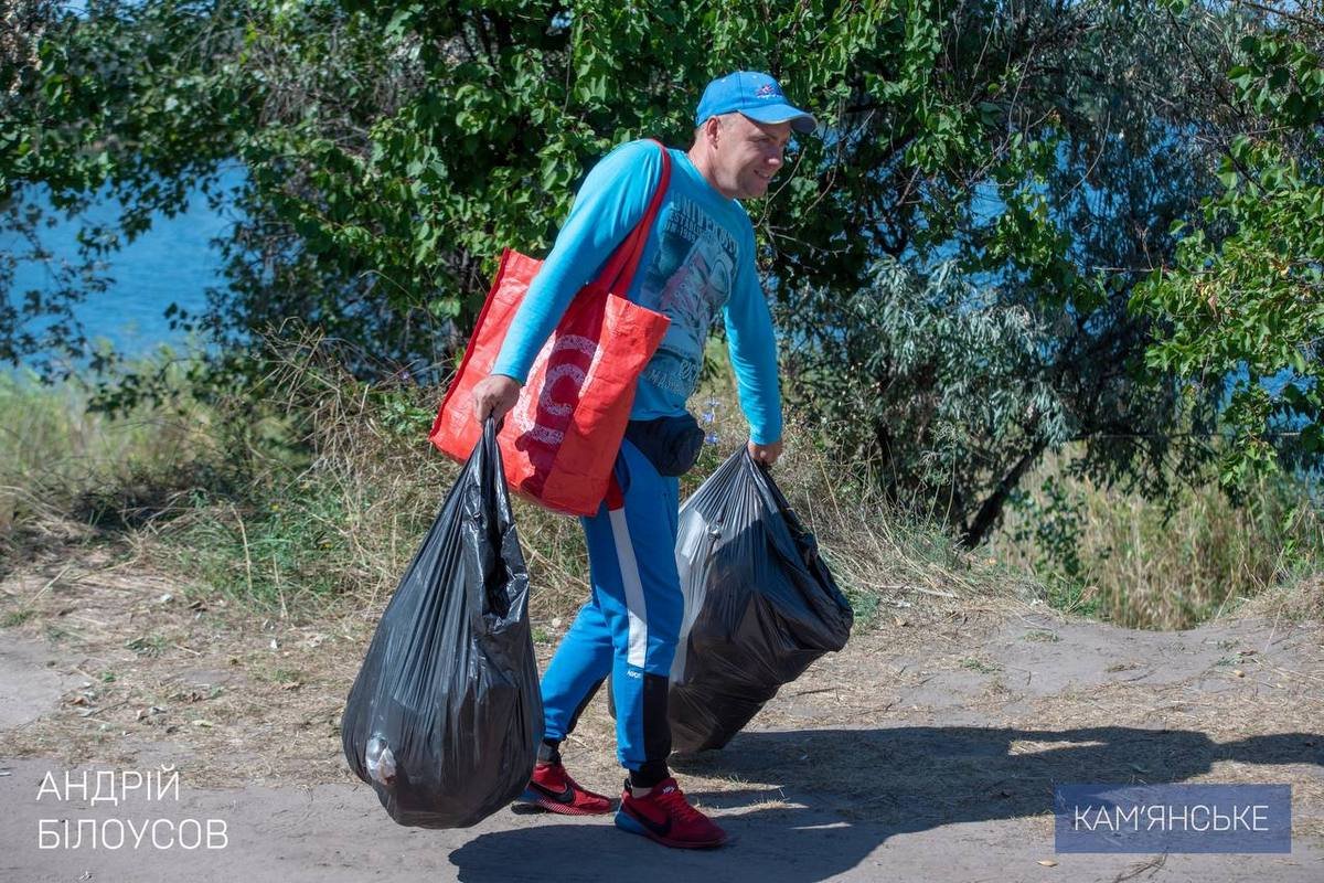 Прибирали так званий «Вороній острів» Прибирали так званий «Вороній острів»