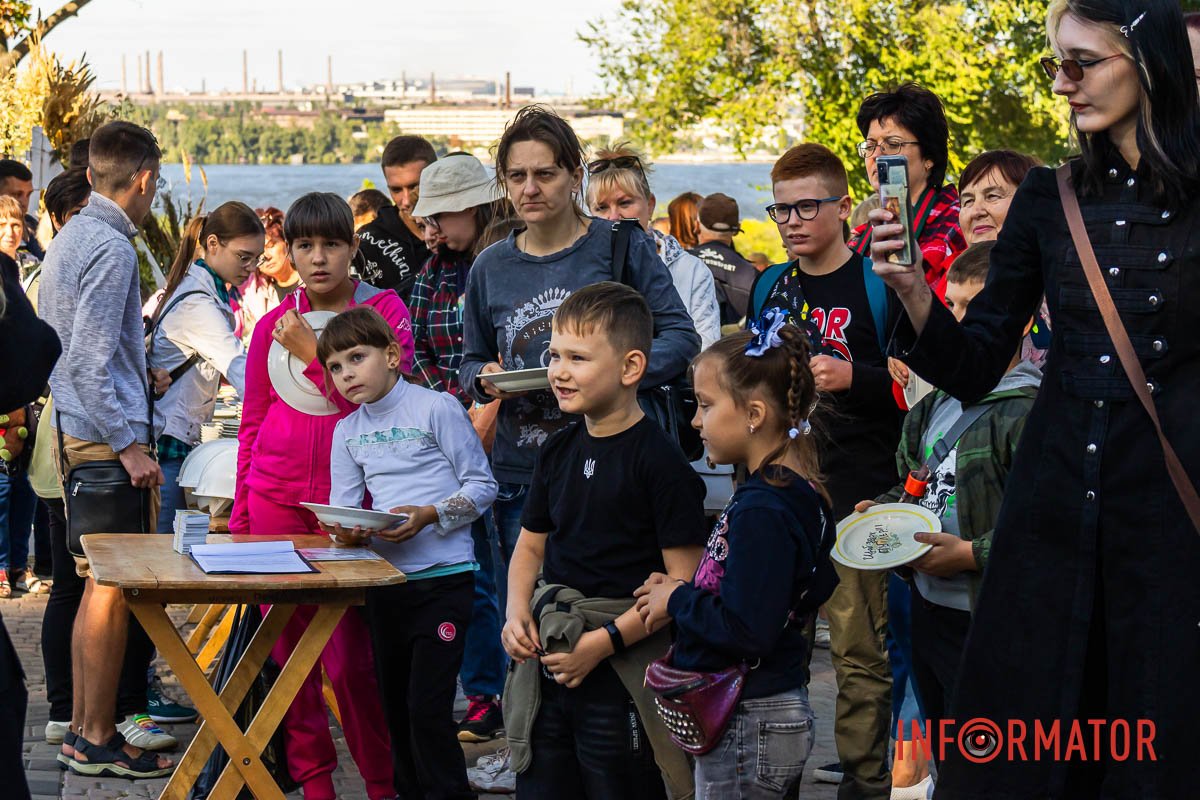 Наче долі символи – мости