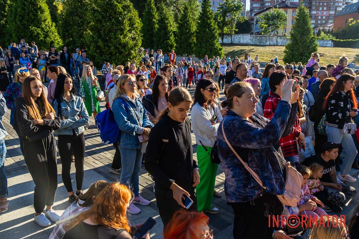 Будь славен час, коли народи