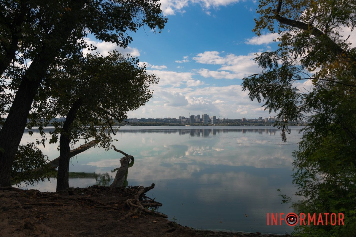 Вже небо не таке, як влітку.