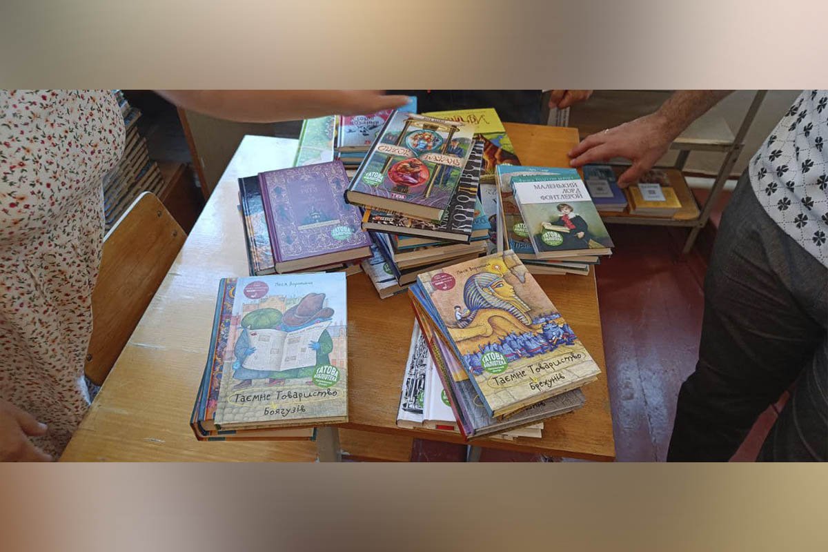 Новенькие книги уже получили 5 библиотек