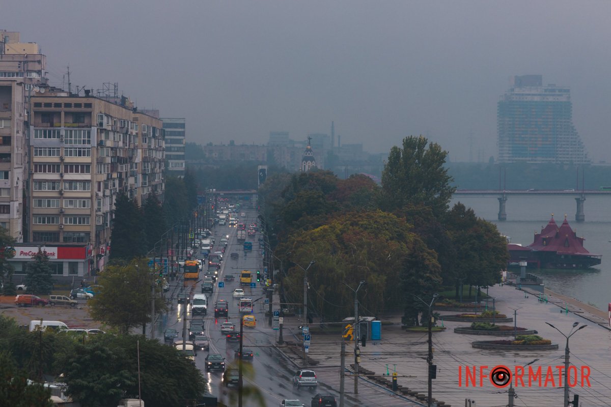 На вулицях помітно, як дощ очистив місто від пилу та бруду