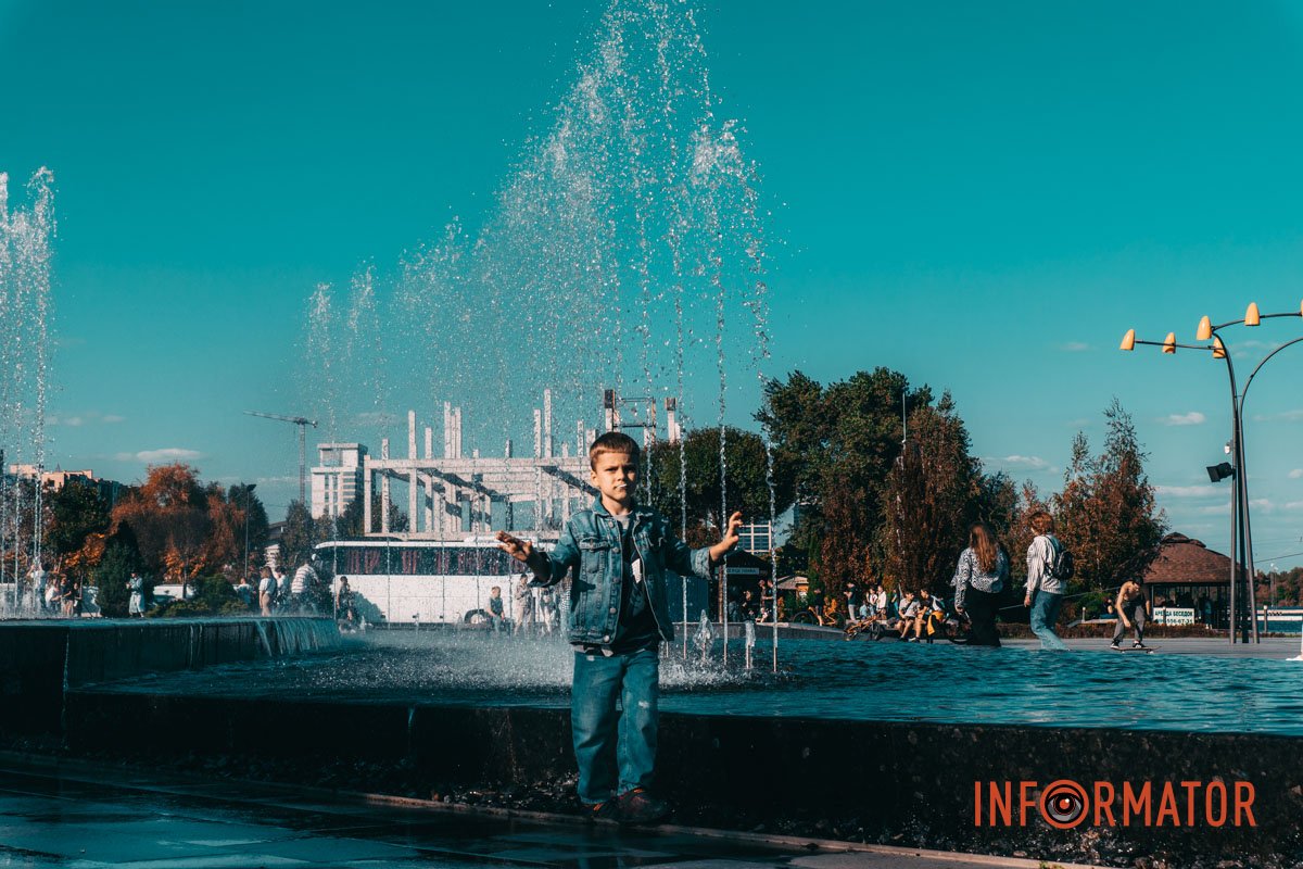 На синє небо набігають хмари На синє небо набігають хмари