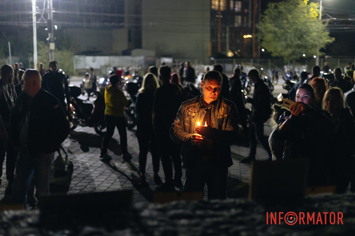 Зажгли свечи в память о тех, кого уже нет рядом