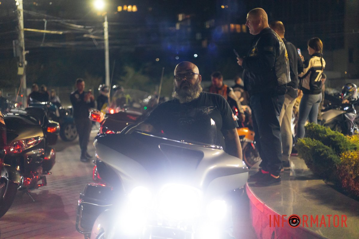 Напоследок одновременно «заревели» сотни мотоциклов