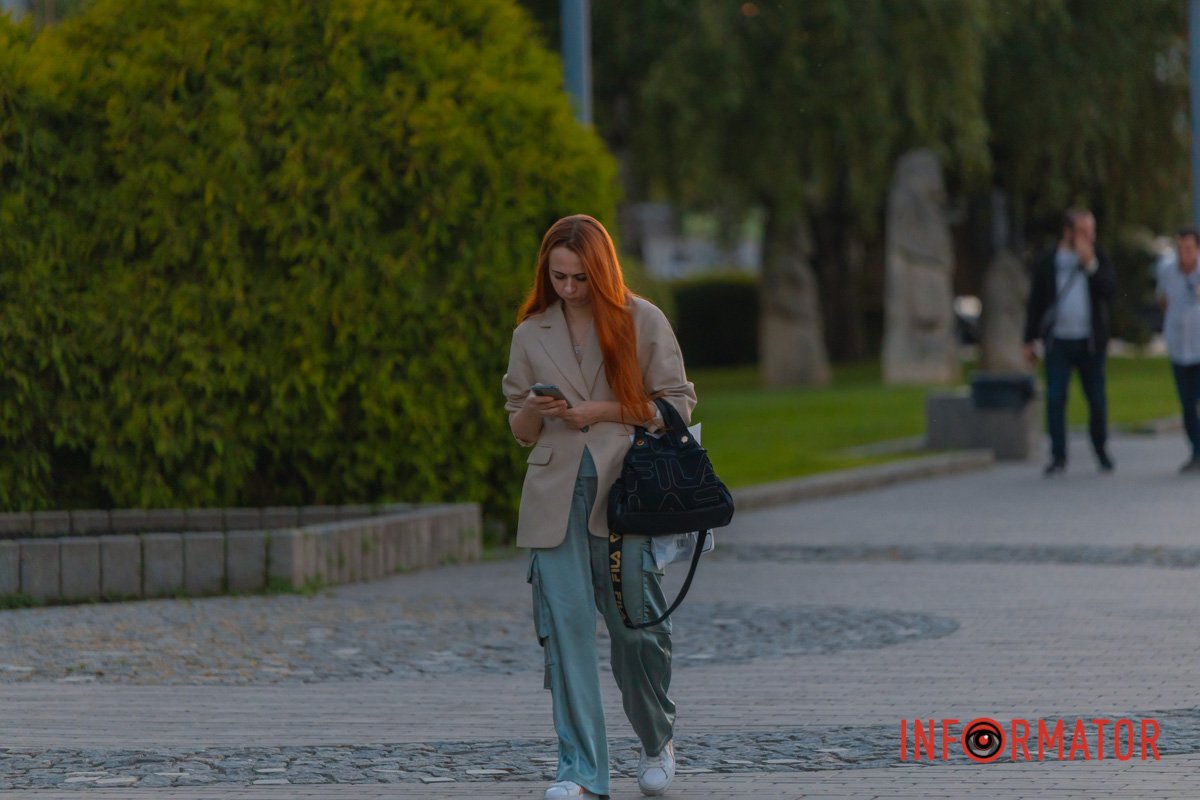  Від чого радість огортає враз. 