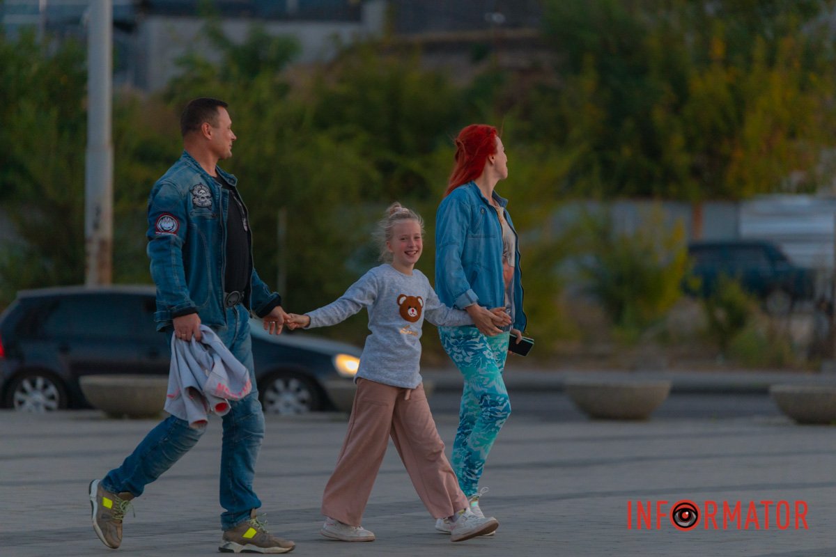 Біліло, золотіло, червоніло —