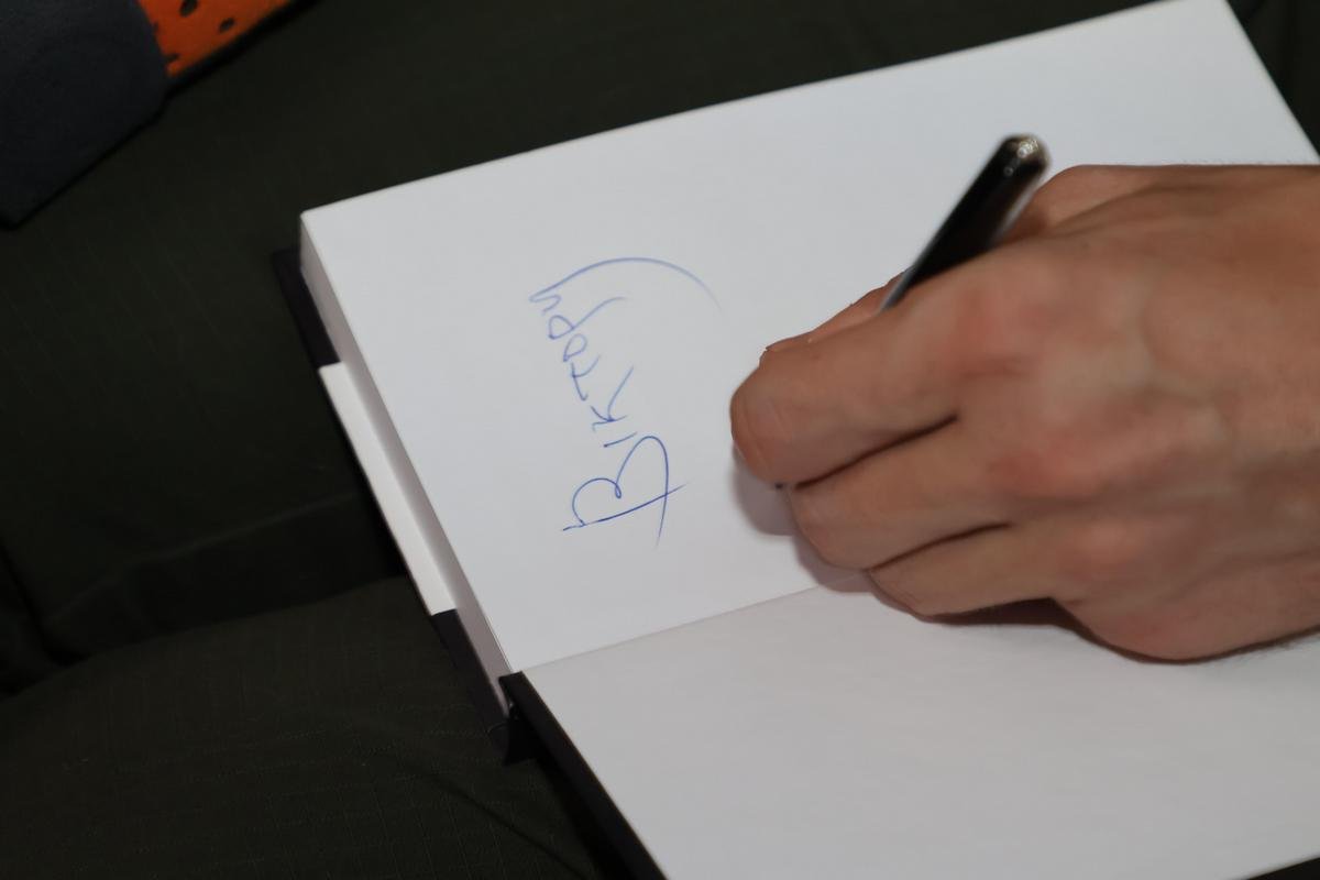 Книга «Історії та війни» увійшла до переліку бестселерів видавництва «Фоліо». Книга «Історії та війни» увійшла до переліку бестселерів видавництва «Фоліо».