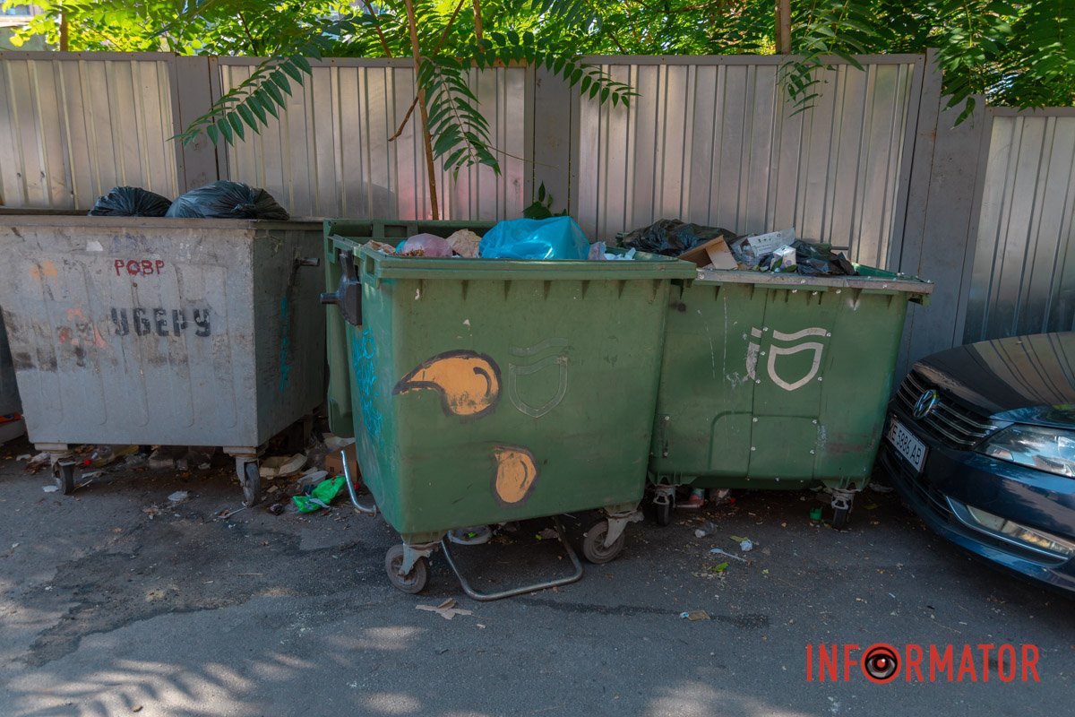 Борги, дефіцит водіїв та "сірі" підприємці, які економлять при вивезенні сміття
