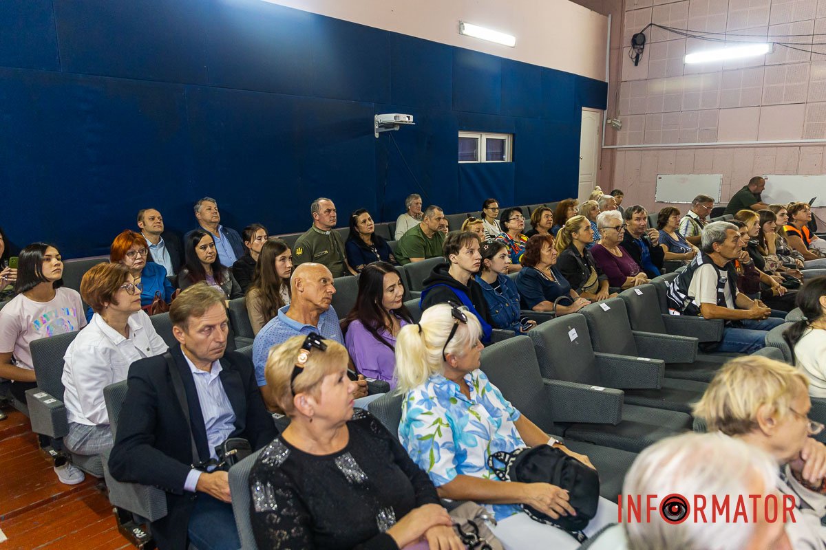 Заходимо в зал Заходимо в зал