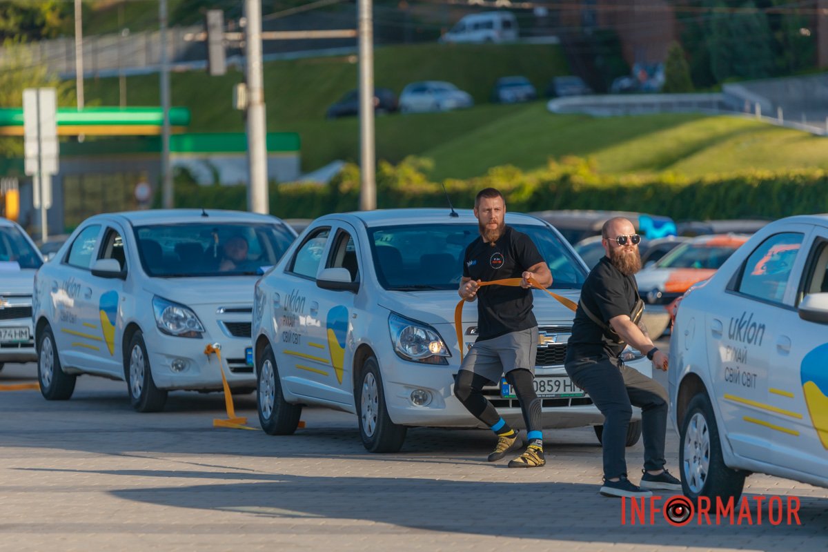 Минулий раз спортсмен тягнув локомотив 