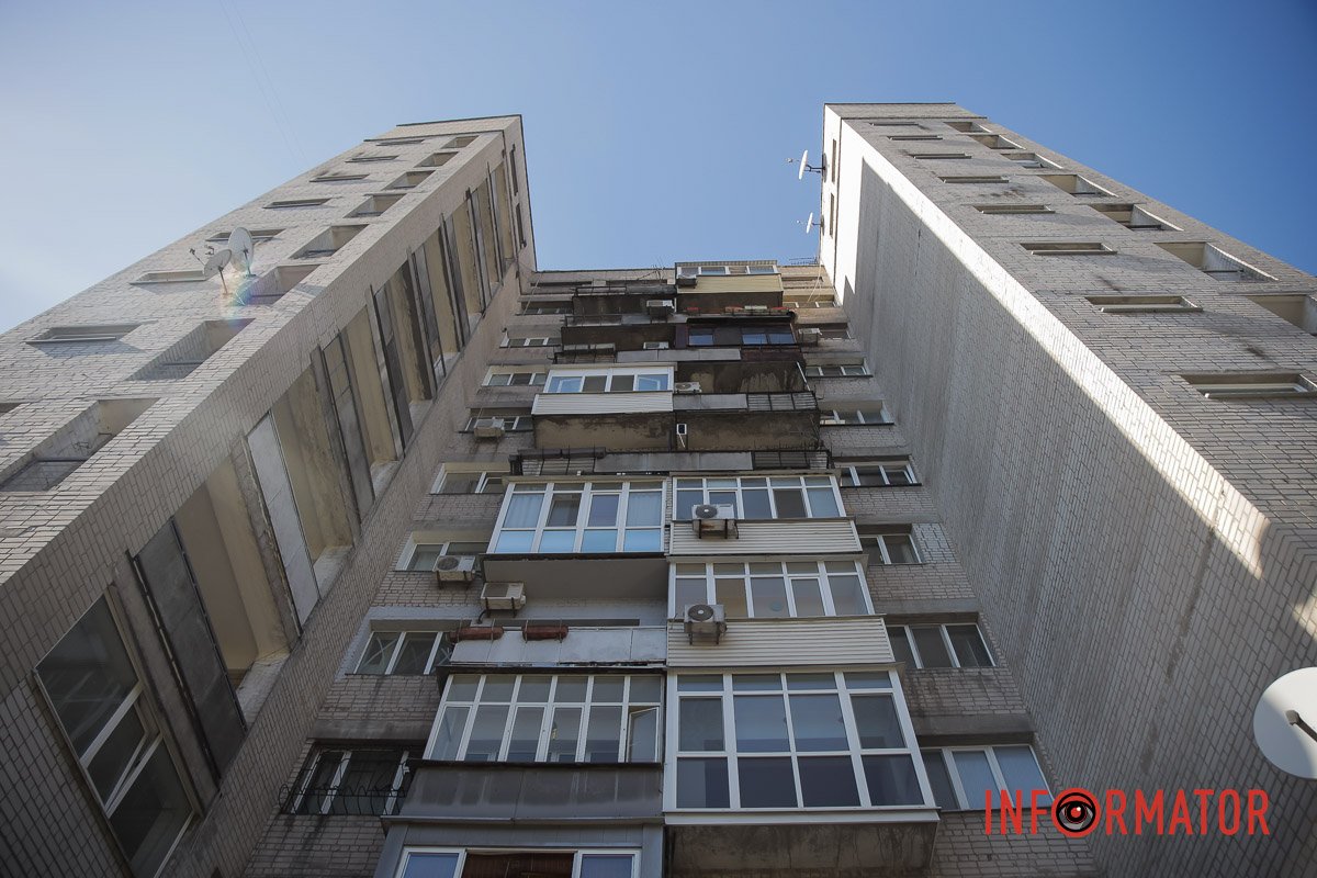 Він загинув на місці Він загинув на місці