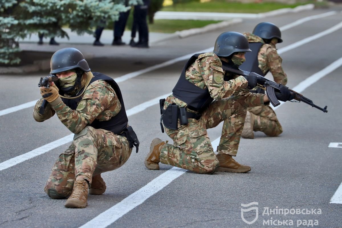 Влаштували показовий виступ дій малих тактичних груп Влаштували показовий виступ дій малих тактичних груп
