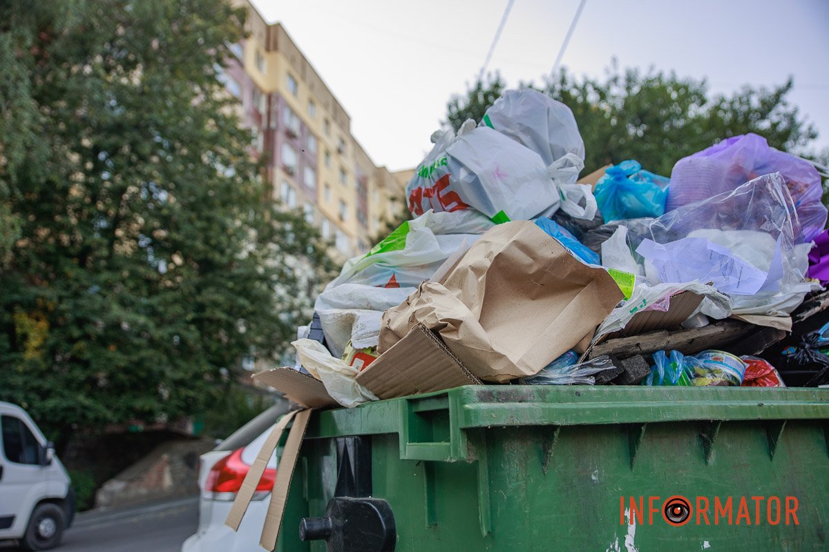 Переповнені баки на Соколі