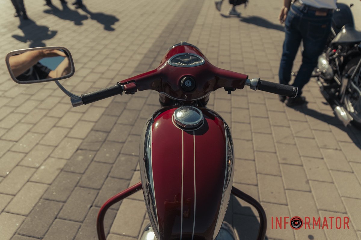 Як вам дзеркальце?