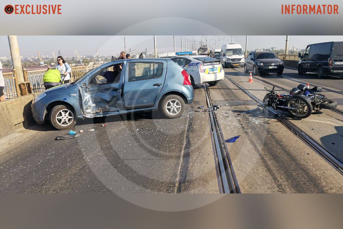На жаль, мотоцикліст помер На жаль, мотоцикліст помер