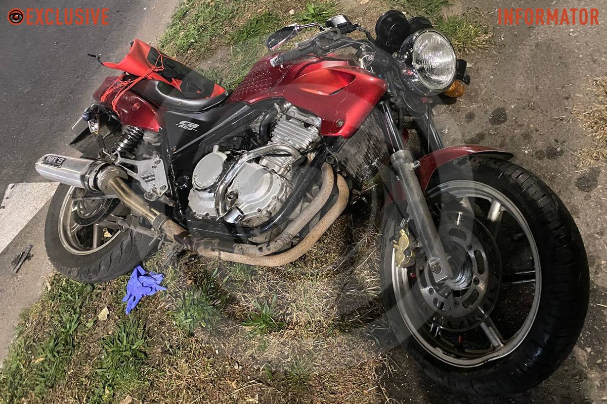 За попередніми даними з власних джерел, 33-річний водій двоколісного травмувався За попередніми даними з власних джерел, 33-річний водій двоколісного травмувався