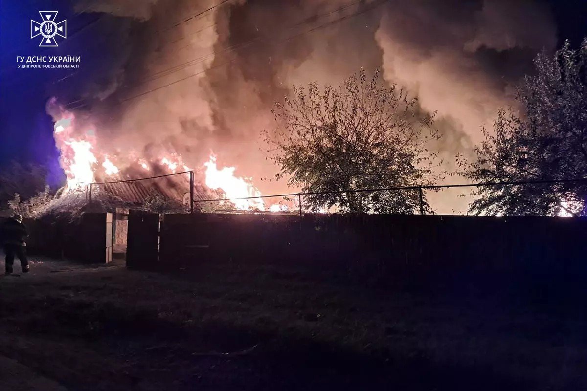 В ньому знаходились люди та щенята