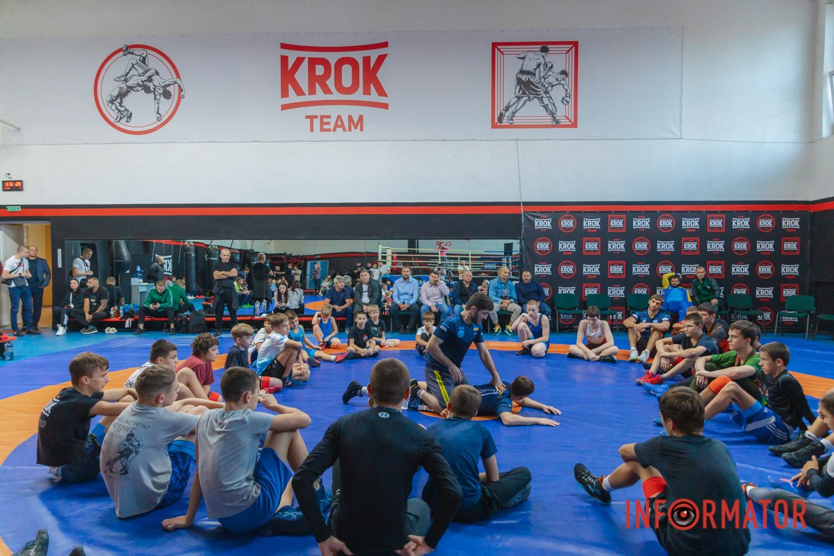 У спортивному клубі "КРОК" навчаюсь не тільки боротьбі