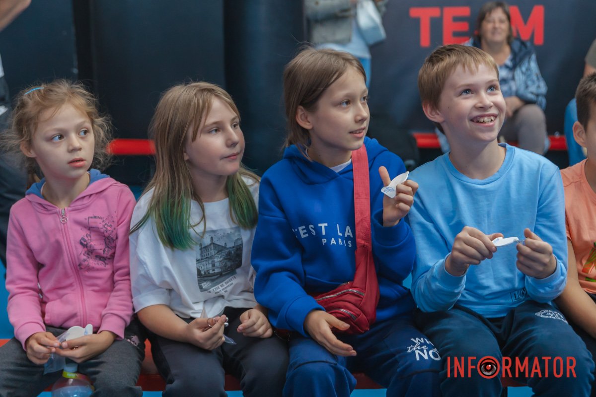 "КРОК" дарує емоції