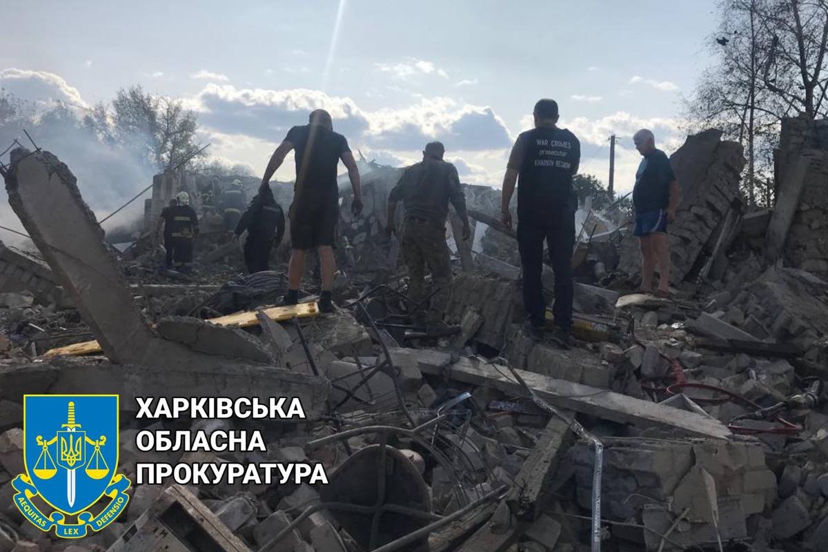 За попередніми висновками, по закладу вдарили "Іскандером" За попередніми висновками, по закладу вдарили "Іскандером"