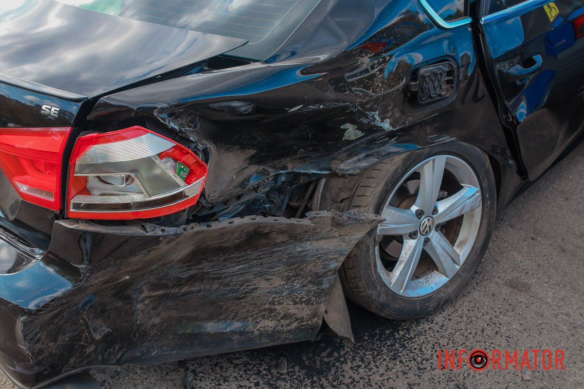 В Днепре на Космической произошла тройная авария: пострадали три человека 2