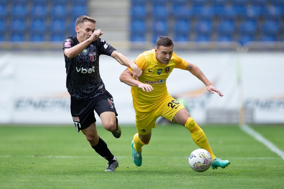 СК "Дніпро-1" зіграв з "Вересом"