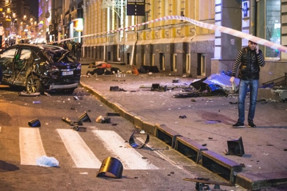 Разбитый Lexus, за рулем которого была Зайцева