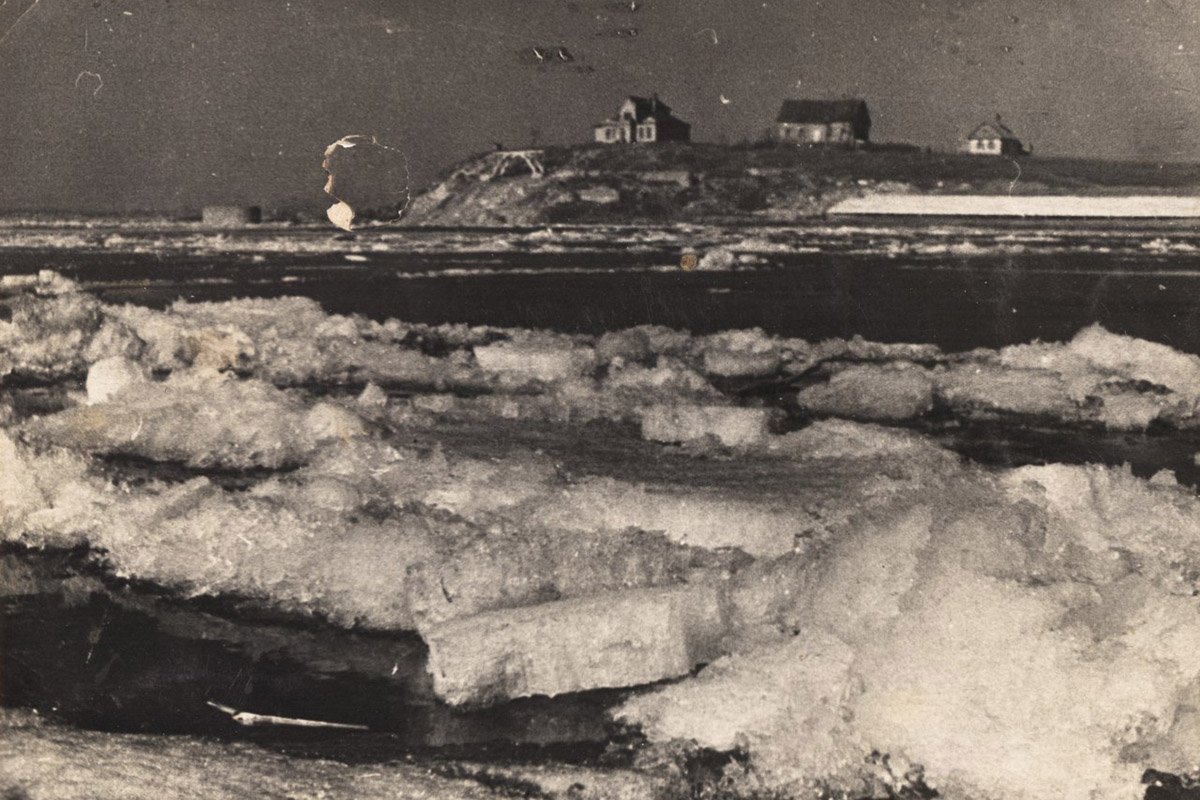 Тут також можна розгледіти опори