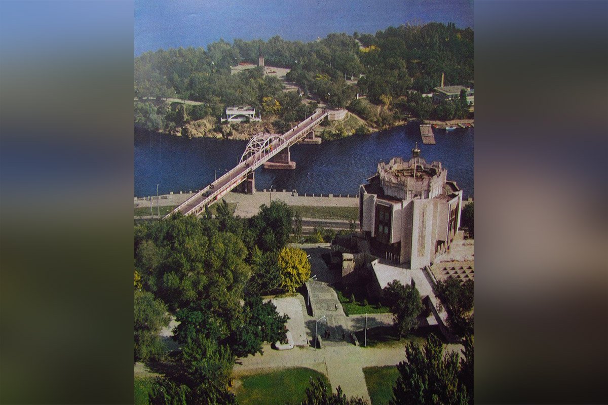 Видно ресторан "Маяк"