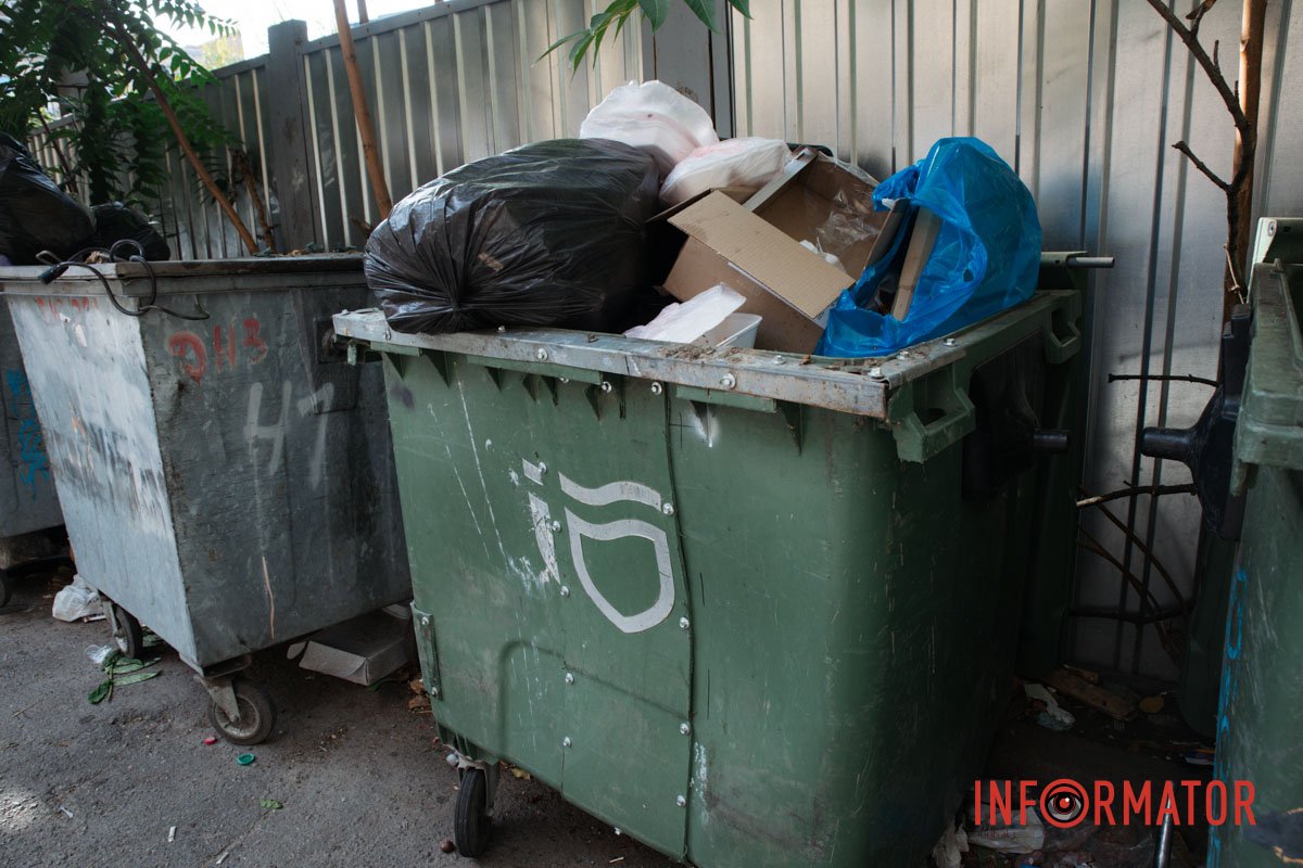 Переполненные контейнеры Переполненные контейнеры