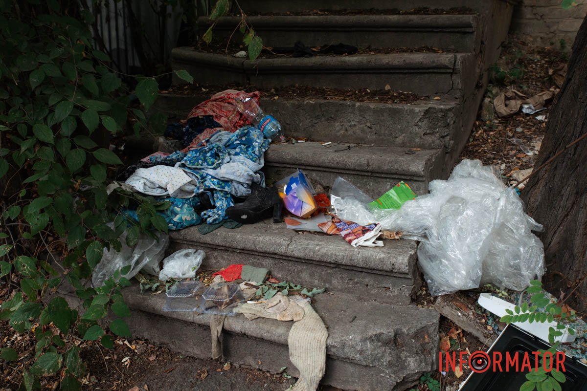 Мусор повсюду Мусор повсюду