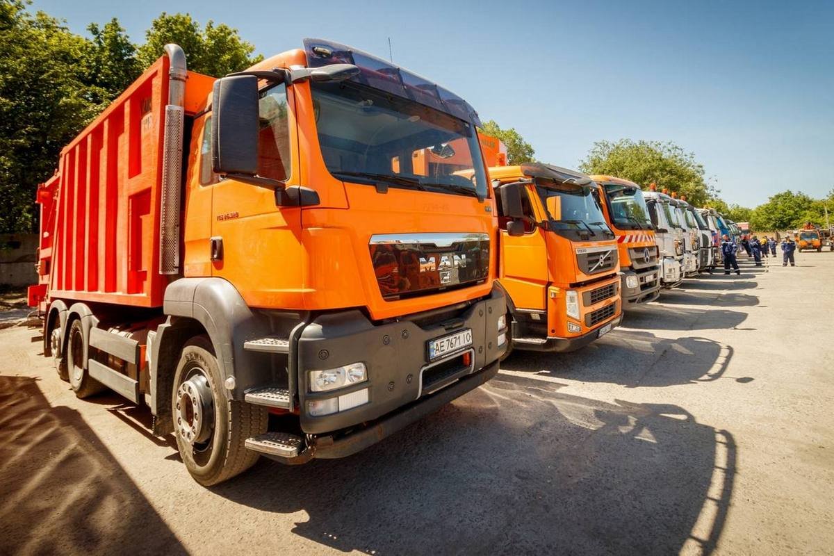 Люди потрібні на постійну роботу, з офіційним оформленням та повним соціальним пакетом