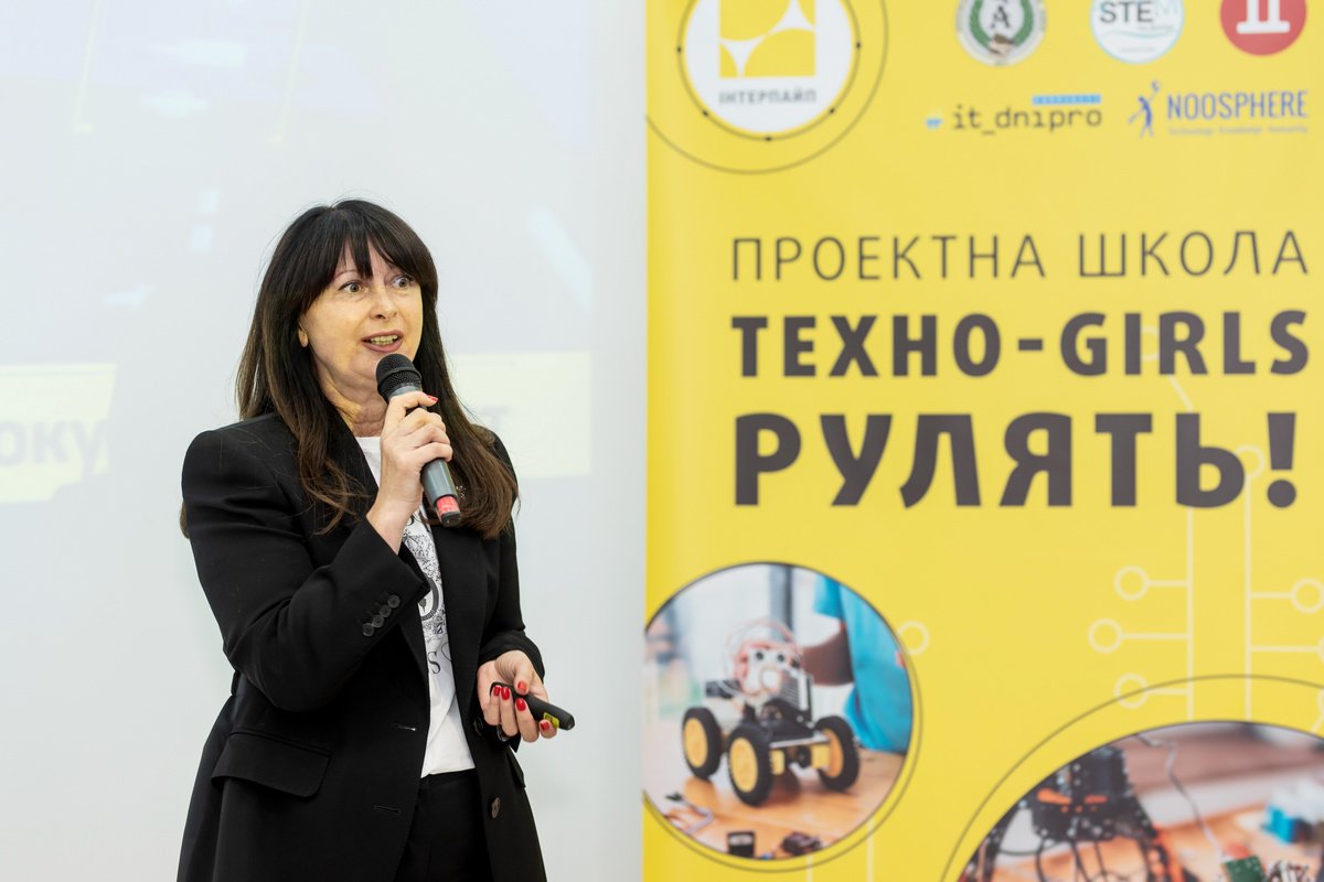 В ІНТЕРПАЙП двоє з п'яти працівників - жінки В ІНТЕРПАЙП двоє з п'яти працівників - жінки