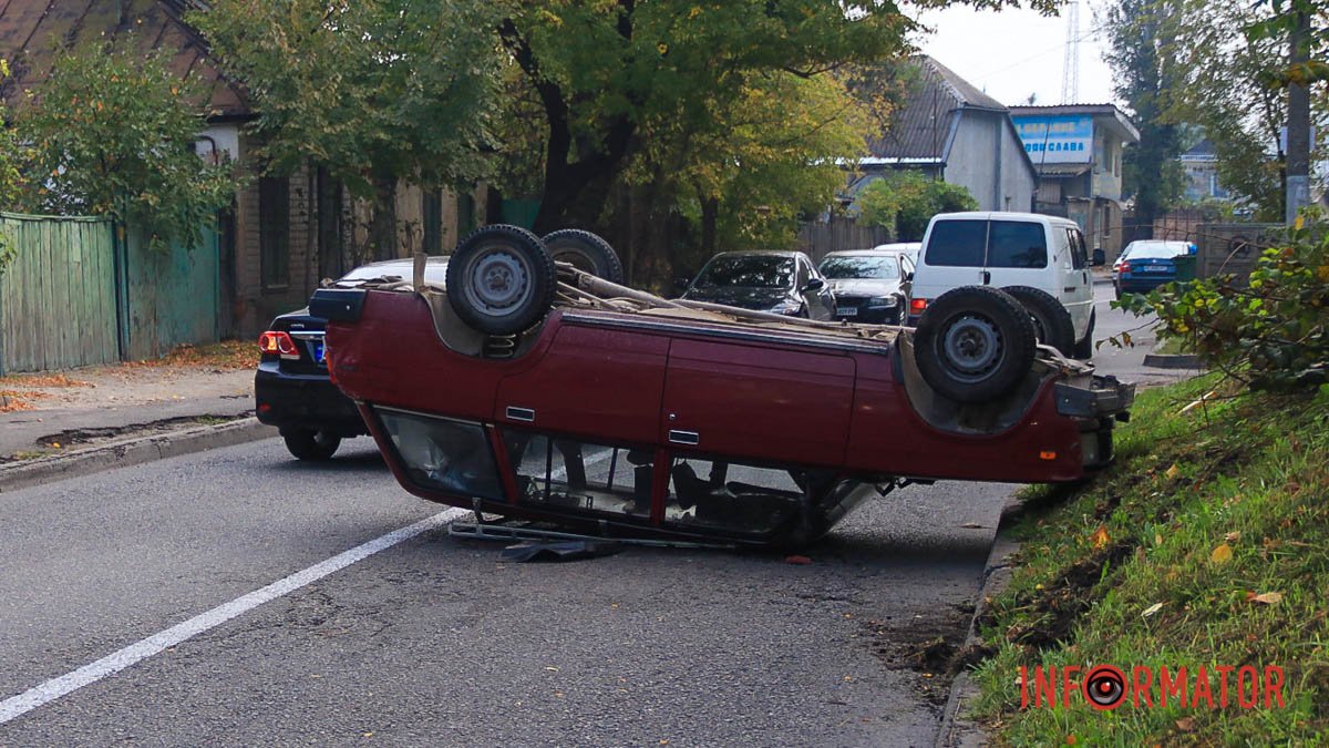В субботу, 14 октября, на улице Каруны произошла авария В субботу, 14 октября, на улице Каруны произошла авария