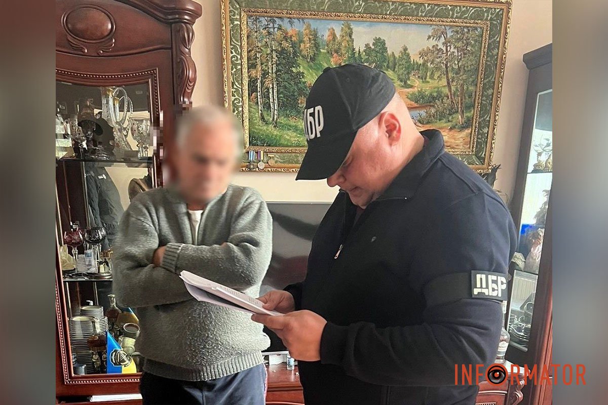 в марте 2022 года полковник отдал приказ отчуждать два больших торговых павильона на набережной Днепра в пользу подразделений его воинской части в марте 2022 года полковник отдал приказ отчуждать два больших торговых павильона на набережной Днепра в пользу подразделений его воинской части