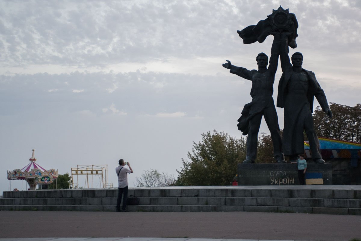 Памятное фото в историческом месте столицы