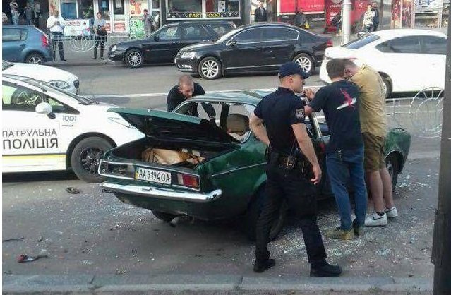 Для охраны порядка на месте присутствовали патрульные