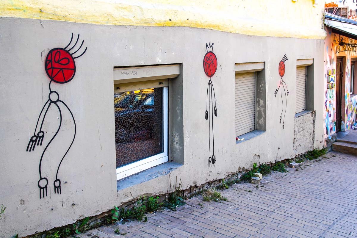 Отсутствие ремонта можно поправить веселым рисунком