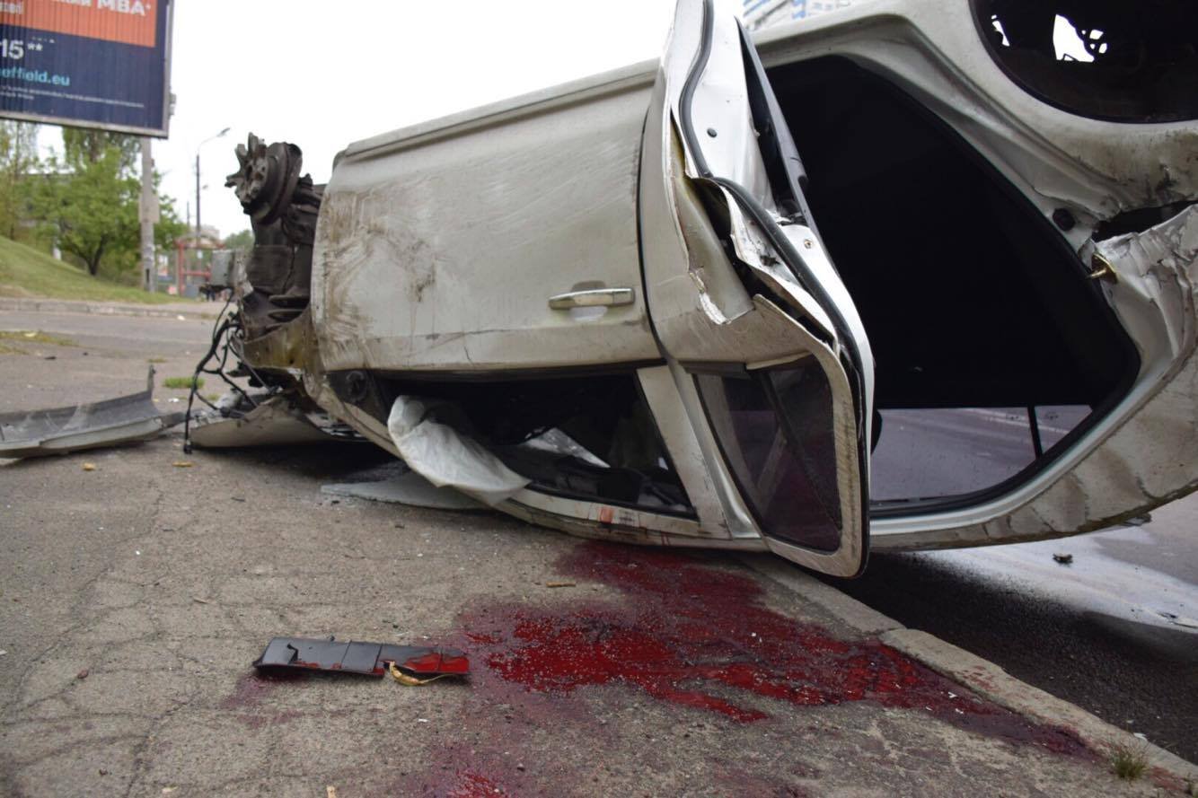 Водитель потерял много крови